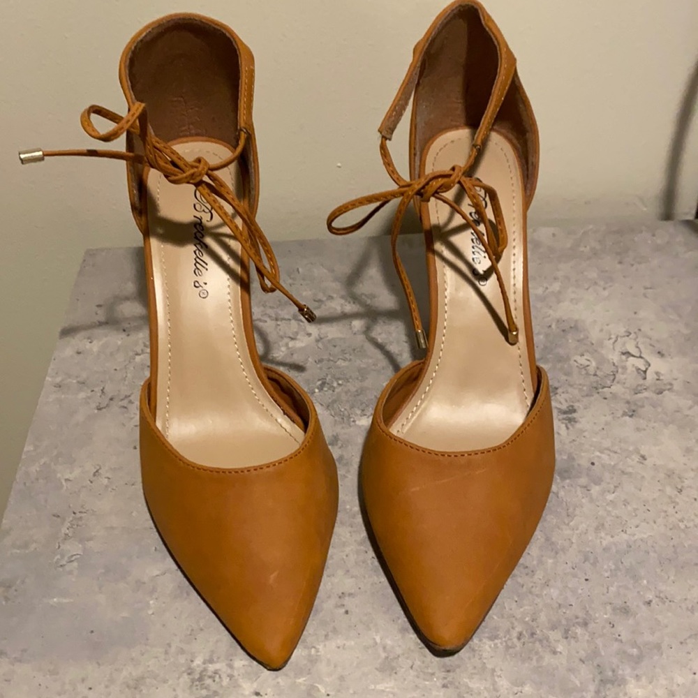 Tan heels size 8